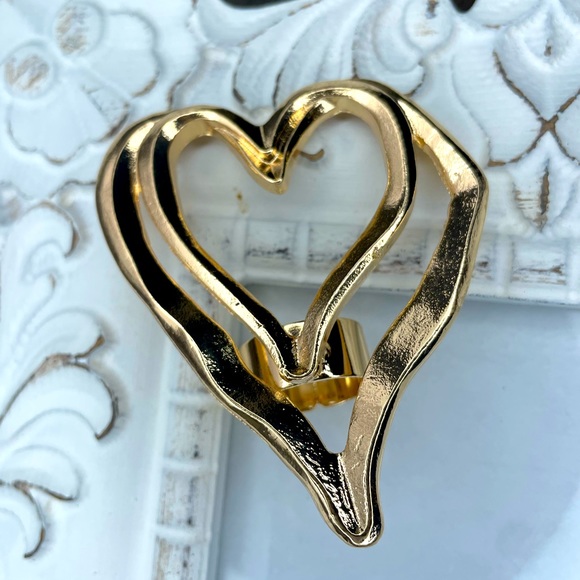 New ~ Heart Oversized ring - Picture 5 of 6